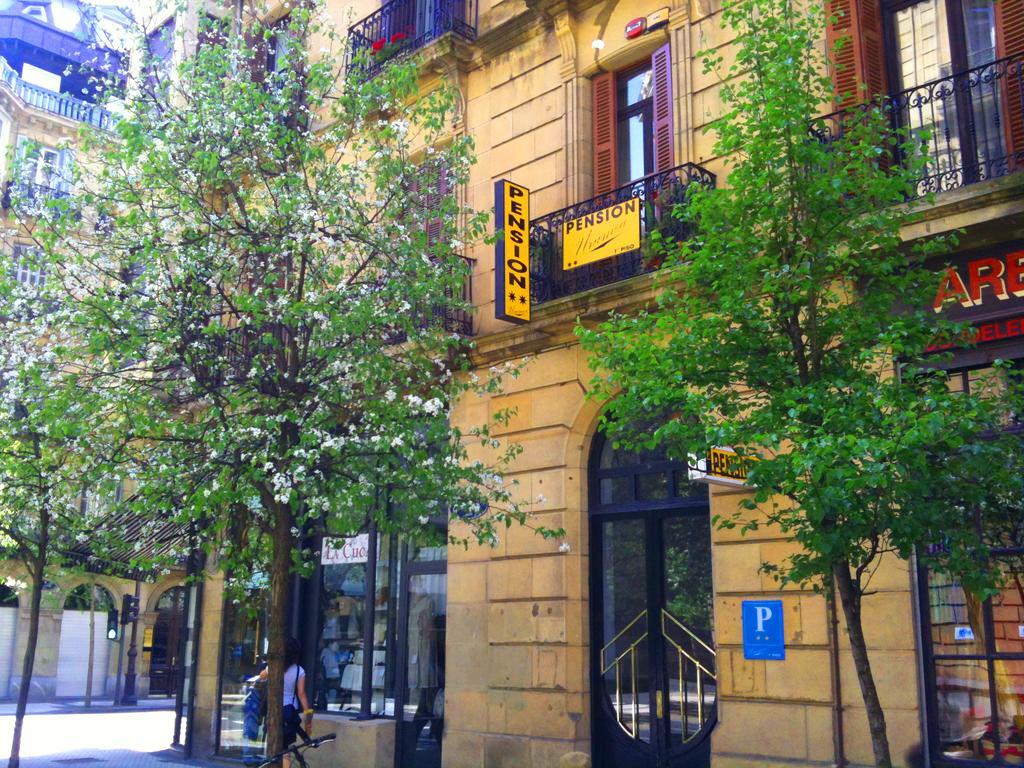 Pension Urumea San Sebastián Exteriör bild
