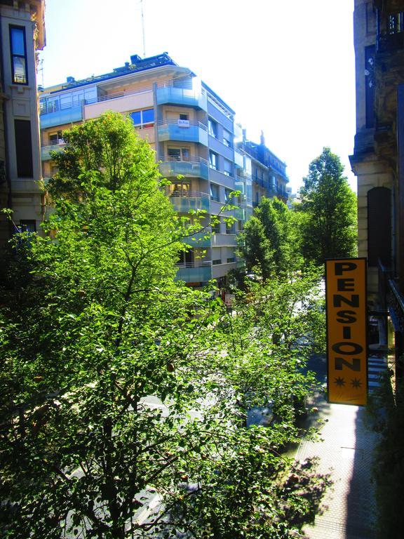 Pension Urumea San Sebastián Exteriör bild
